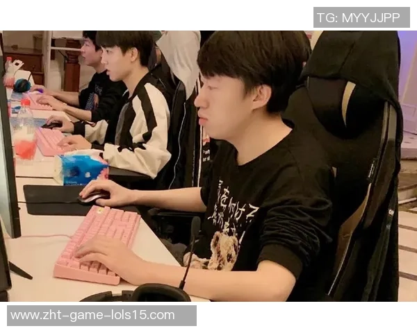 EDG战队在世界冠军杯积分榜上以82分稳居第一名，展现强劲实力